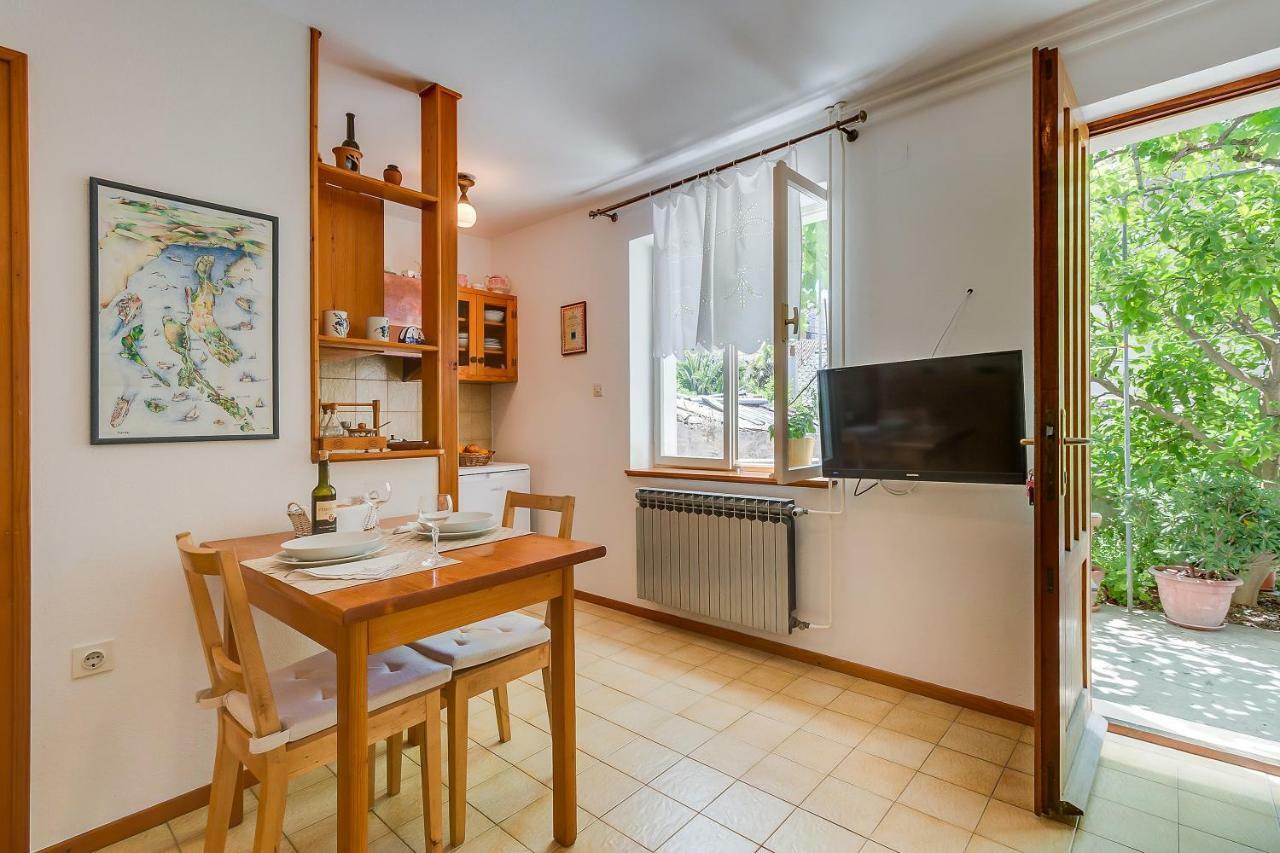 Apartman Pia Mali Losinj Exterior photo