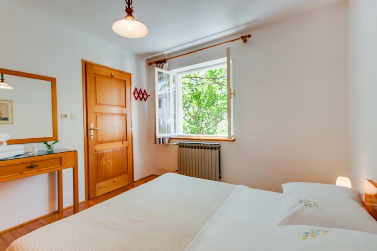 Apartman Pia Mali Losinj Exterior photo