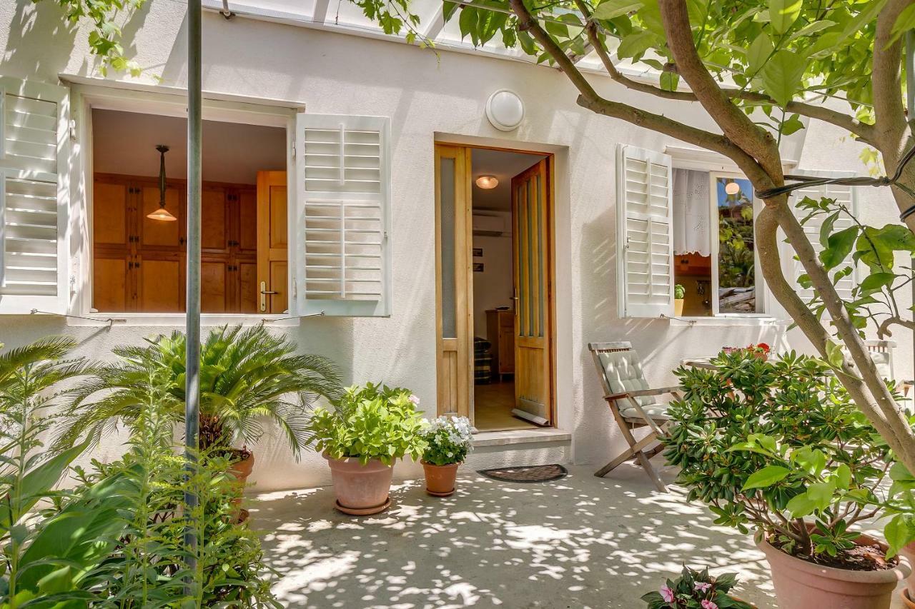 Apartman Pia Mali Losinj Exterior photo