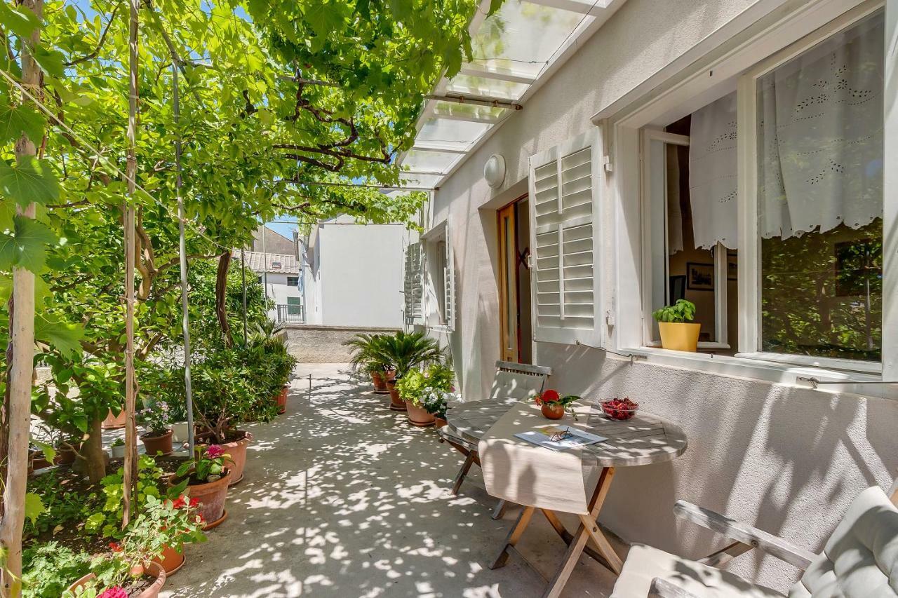 Apartman Pia Mali Losinj Exterior photo
